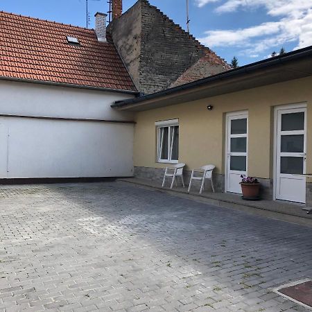 Avas Apartman Мисколк Екстериор снимка