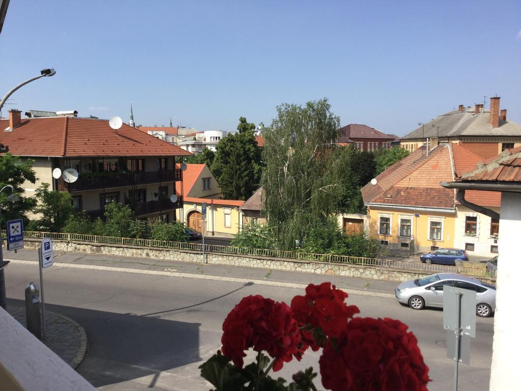 Avas Apartman Мисколк Екстериор снимка