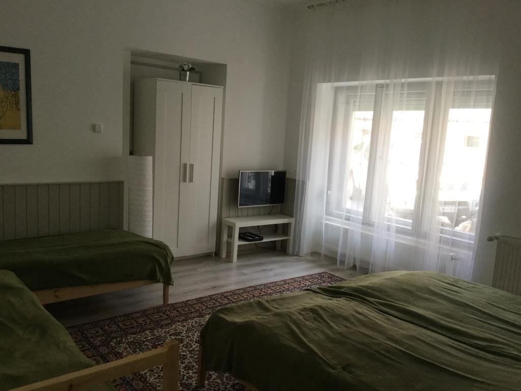 Avas Apartman Мисколк Екстериор снимка