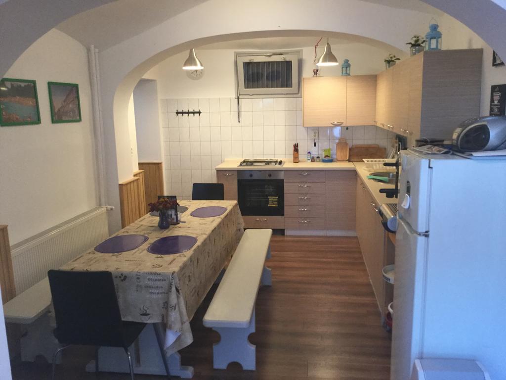 Avas Apartman Мисколк Екстериор снимка
