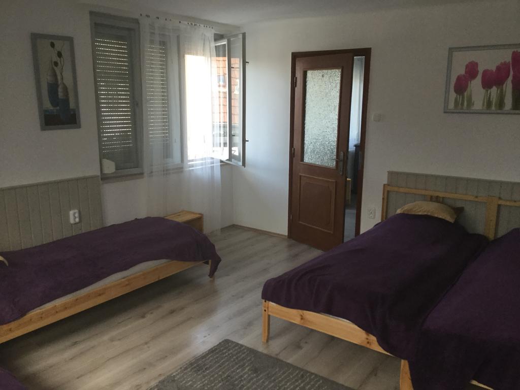 Avas Apartman Мисколк Екстериор снимка