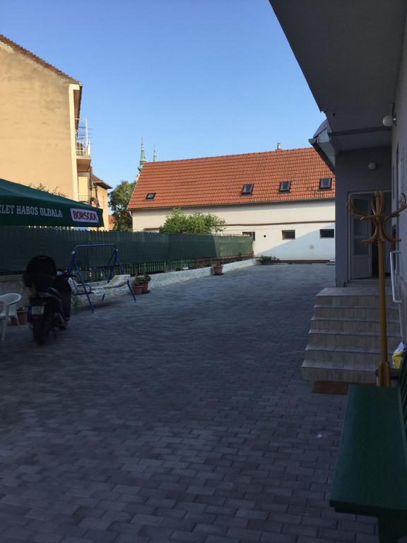 Avas Apartman Мисколк Екстериор снимка